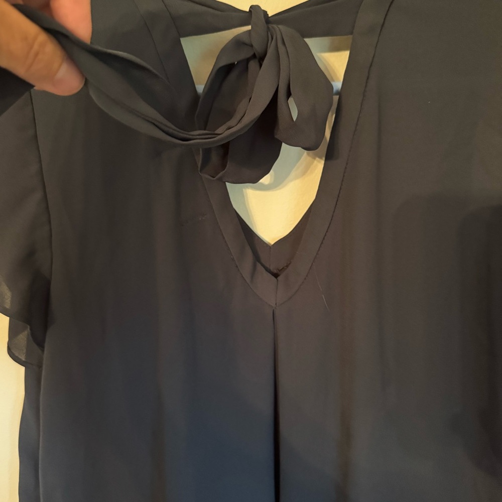 everleigh Women’s V-Neck Blouse, Size XS - Picture 4 of 6